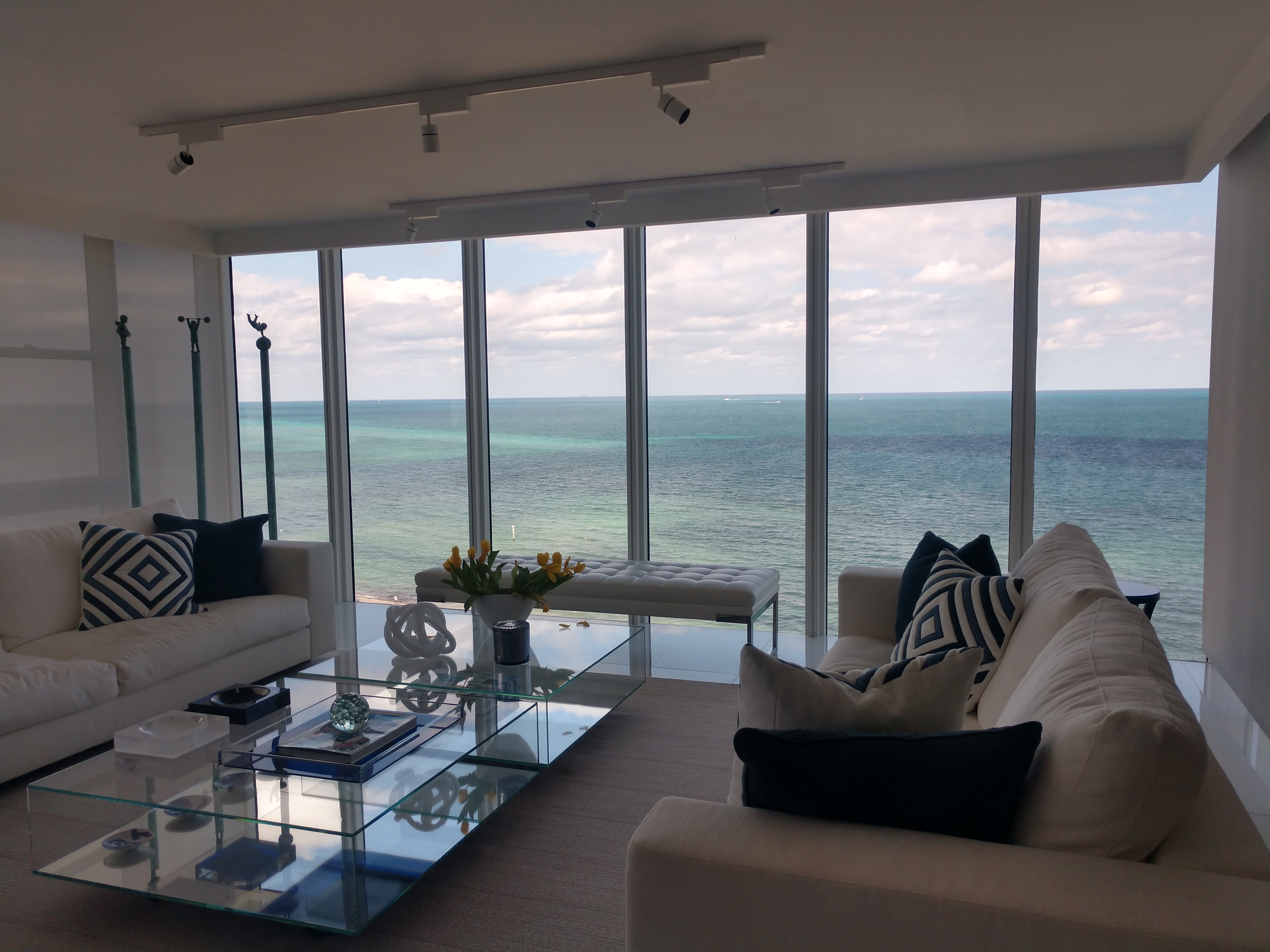 This is an alternative image description. It will generate auto caption.